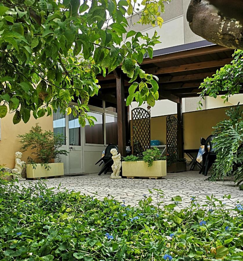 La Casina Di Vanni - Casa Vacanza Nel Cuore Del Salento Arnesano Exterior foto
